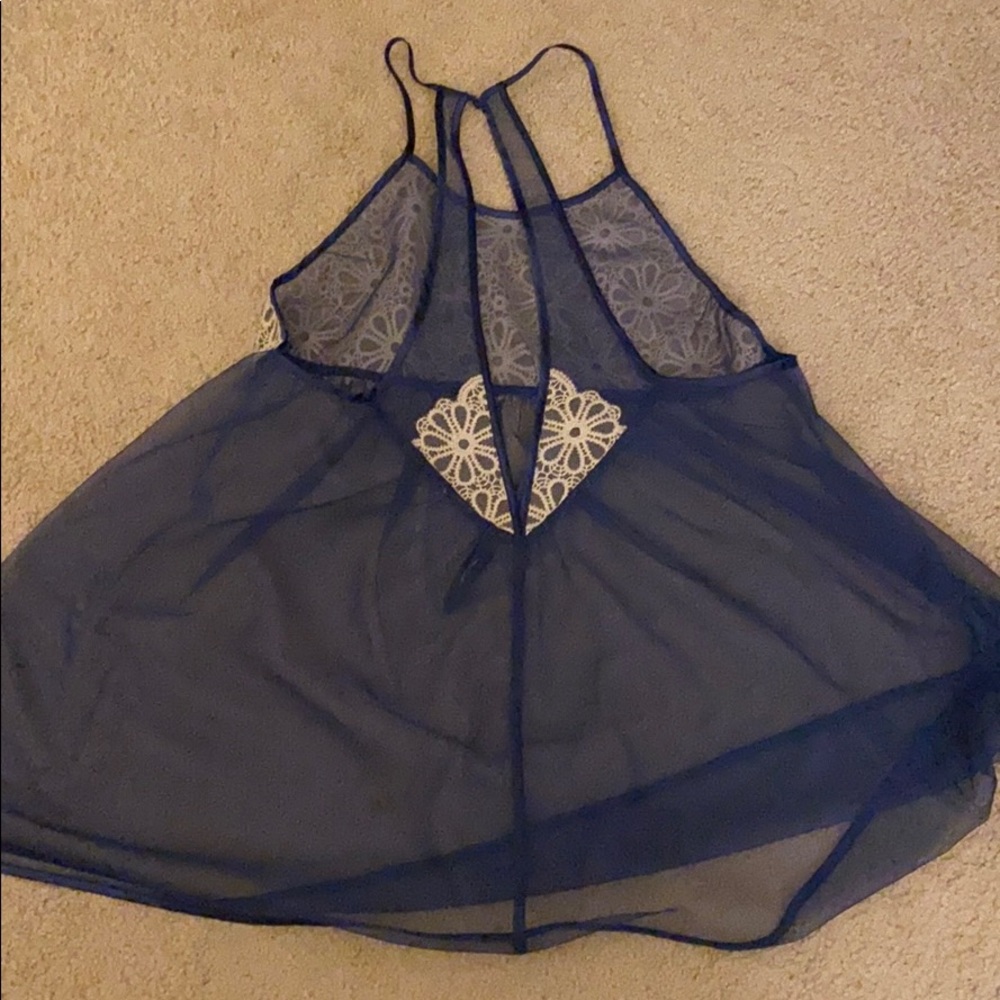 Lingerie - Picture 3 of 3